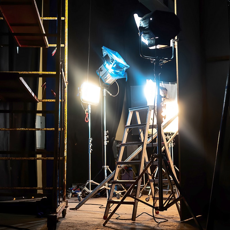 Visuel sur les coulisses d'une scène de spectacle.