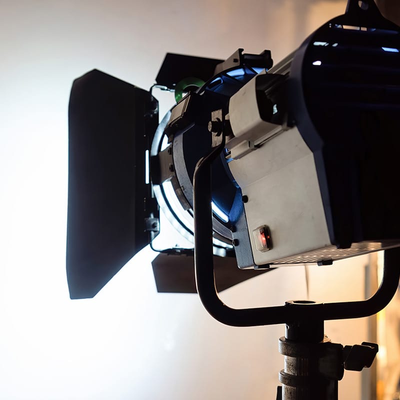 Vue rapprochée d'un projecteur.