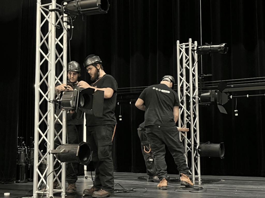 aide-technicien(ne) de scène